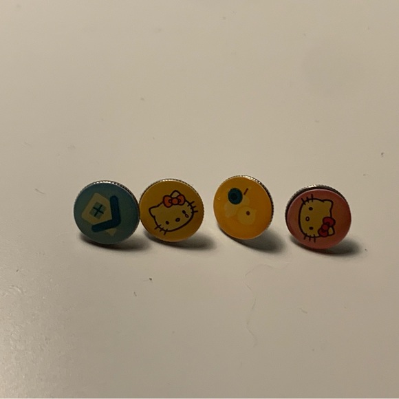 *30* hello kitty vintage push pins - Picture 1 of 2
